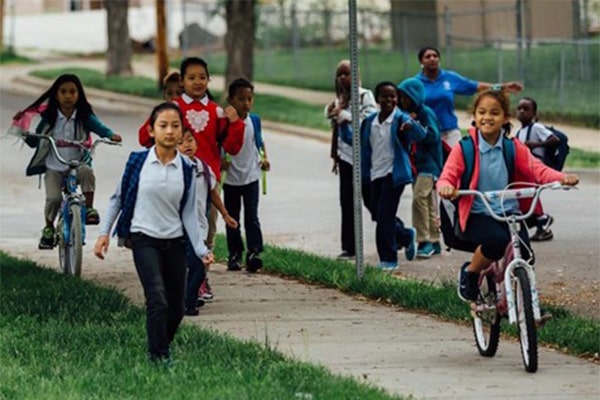 فواید دوچرخه سواری و پیاده روی برای بچه ها